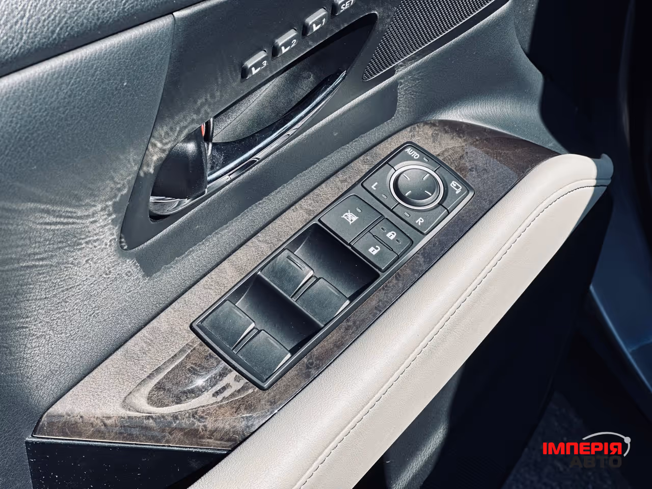Lexus RX - фото 16