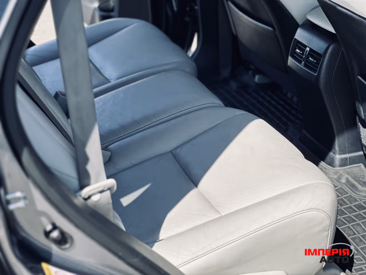 Lexus RX - фото 18