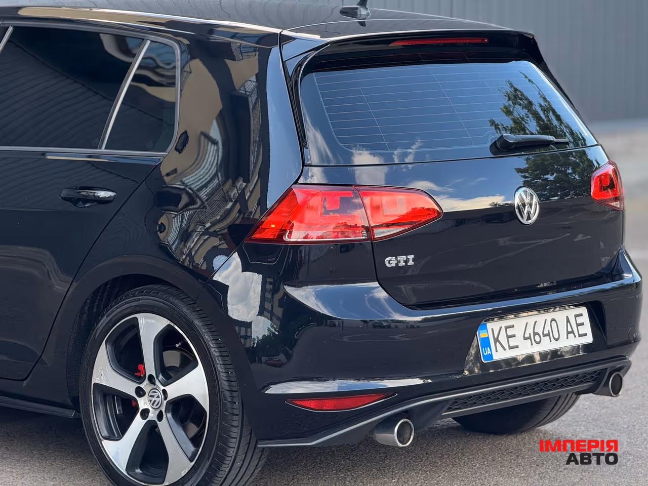 Volkswagen Golf GTI - фото 10