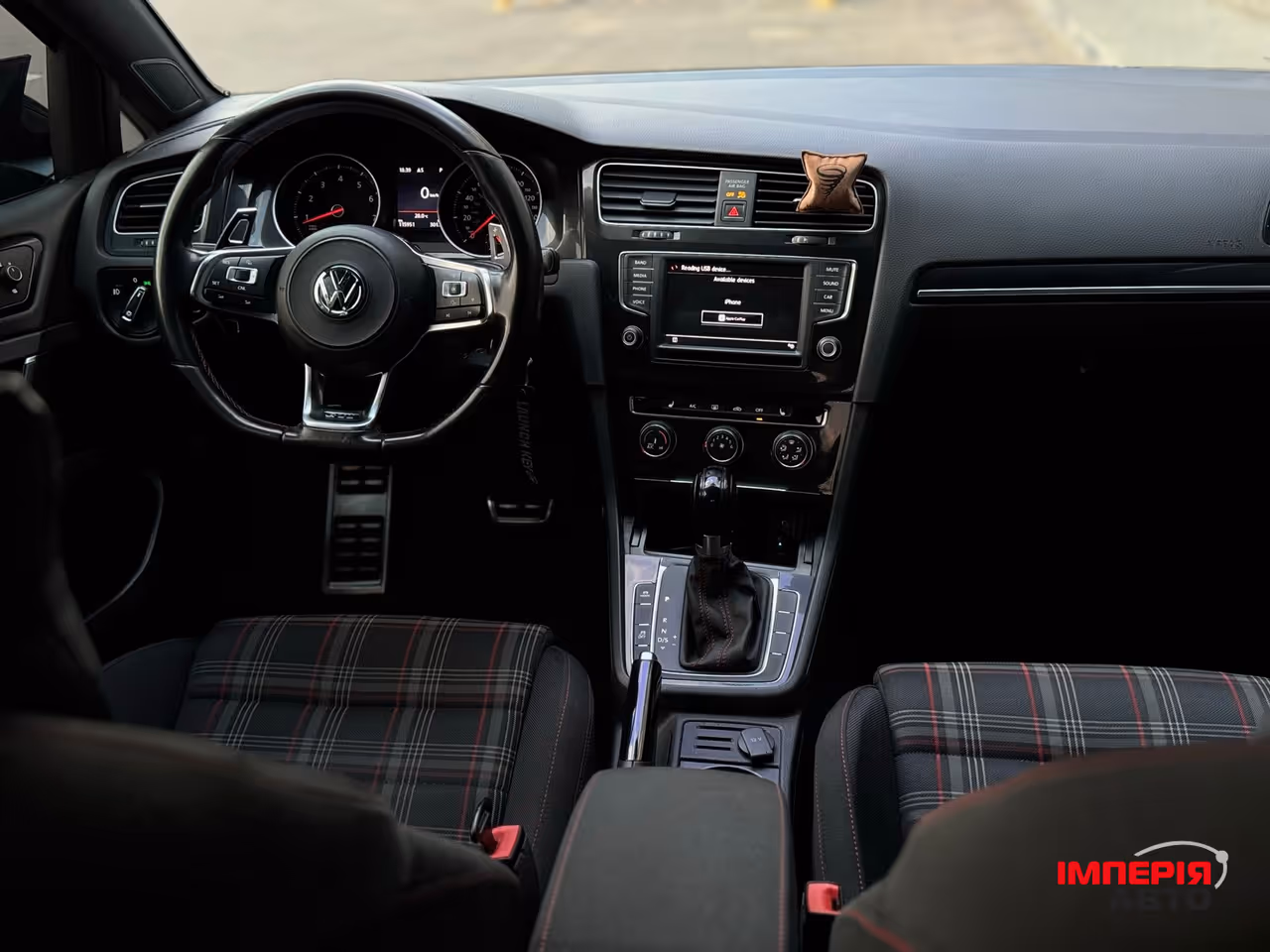 Volkswagen Golf GTI - фото 16