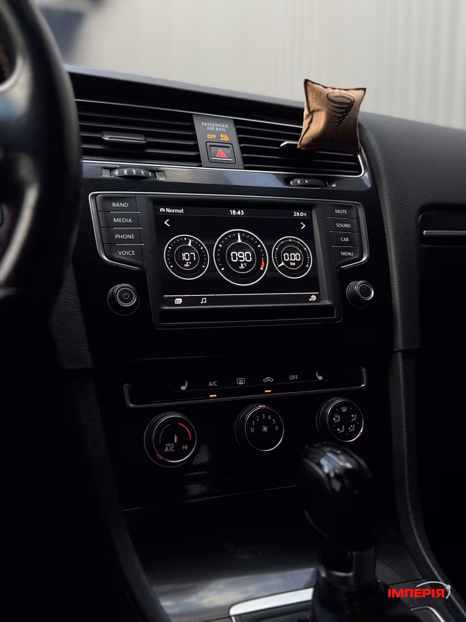 Volkswagen Golf GTI - фото 21