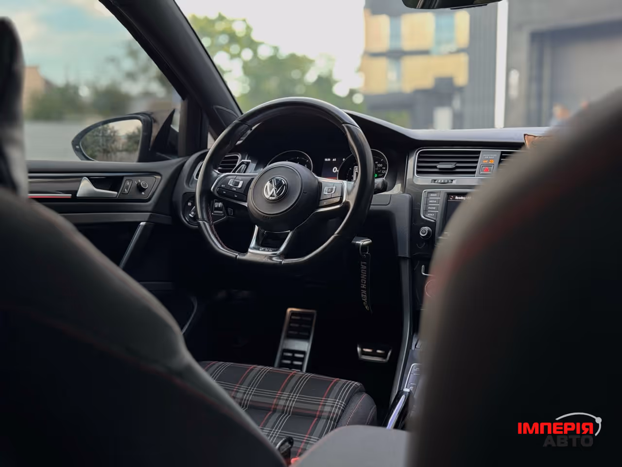Volkswagen Golf GTI - фото 17