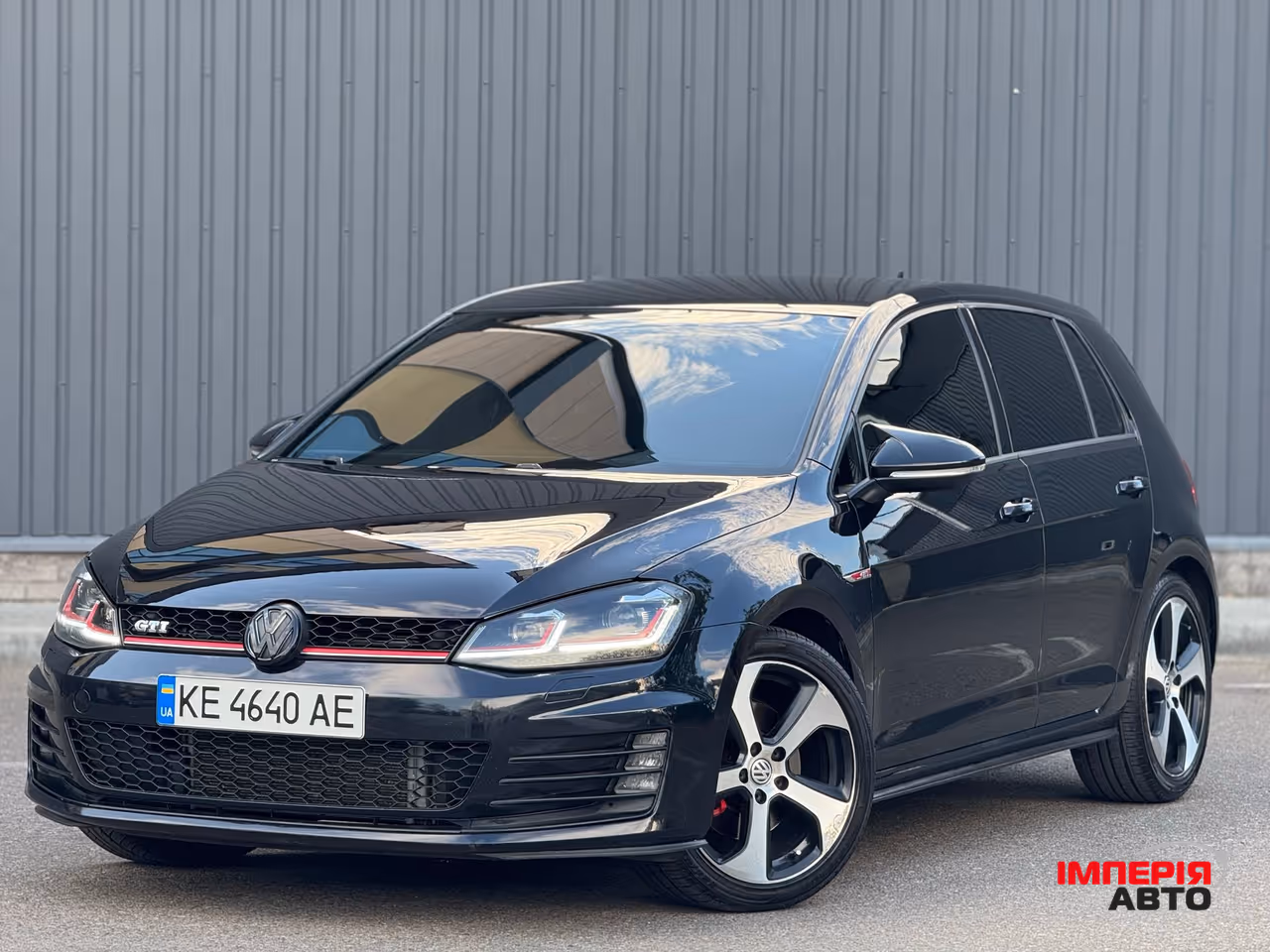Volkswagen Golf GTI - фото 4
