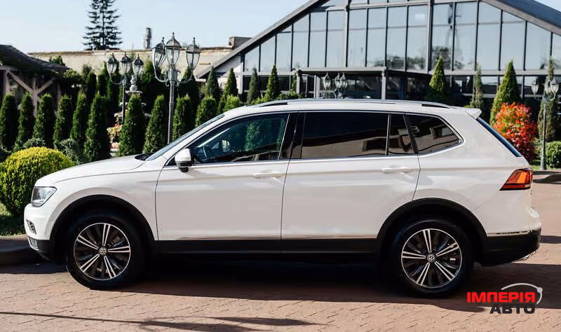 Volkswagen Tiguan - фото 8
