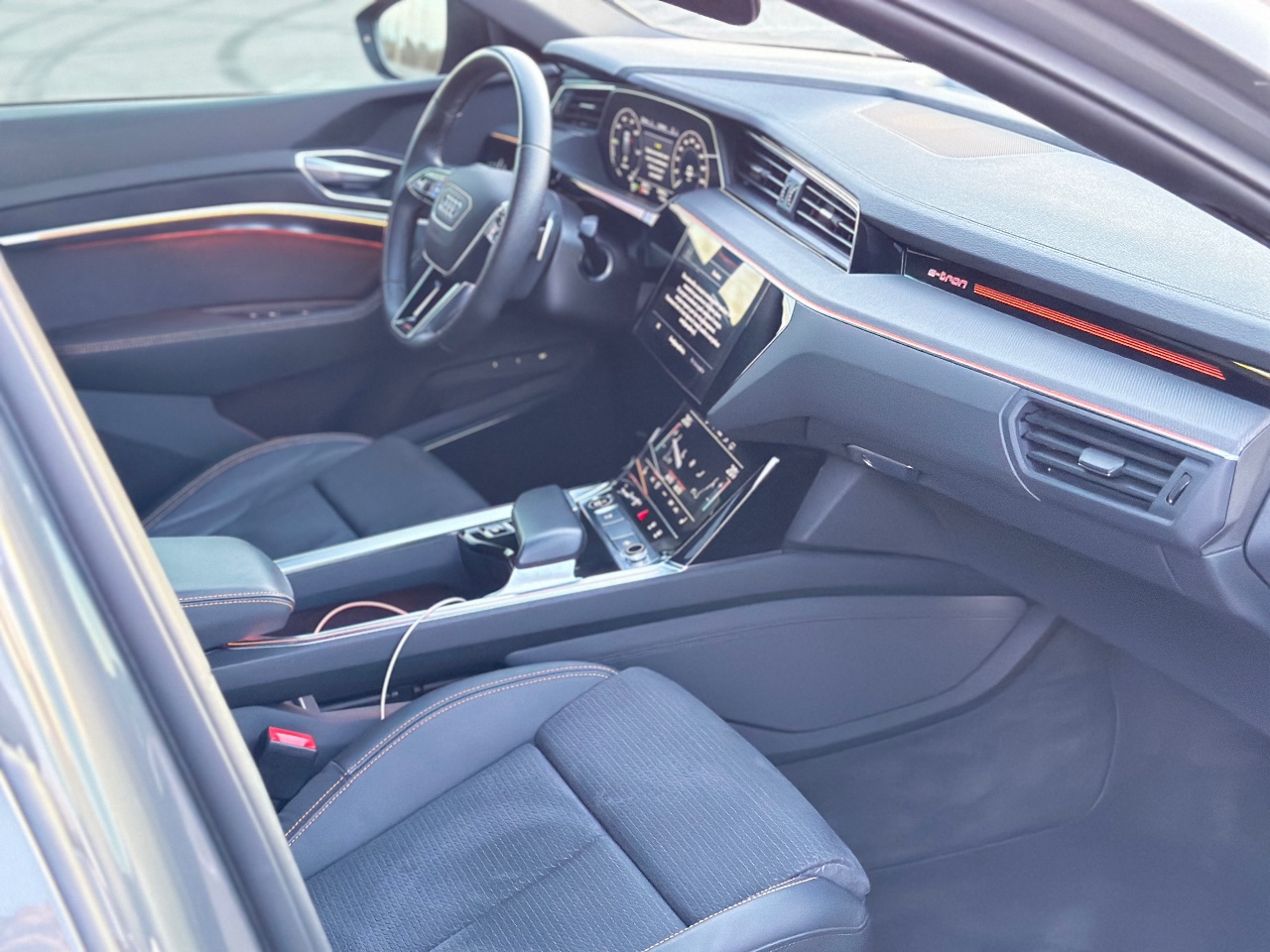 Audi e-tron - фото 13