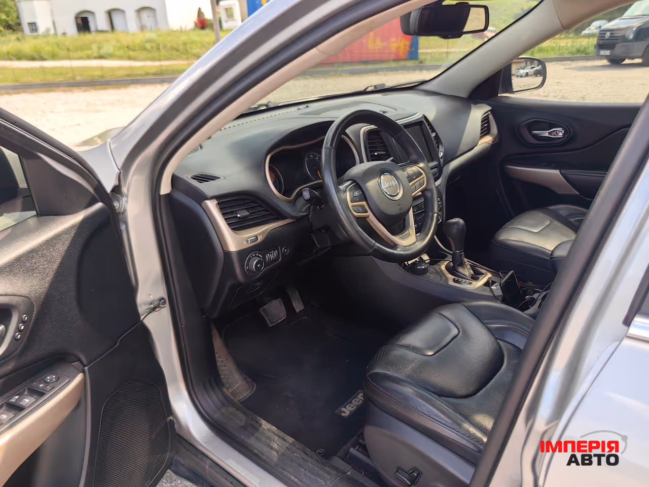 Jeep Cherokee - фото 7