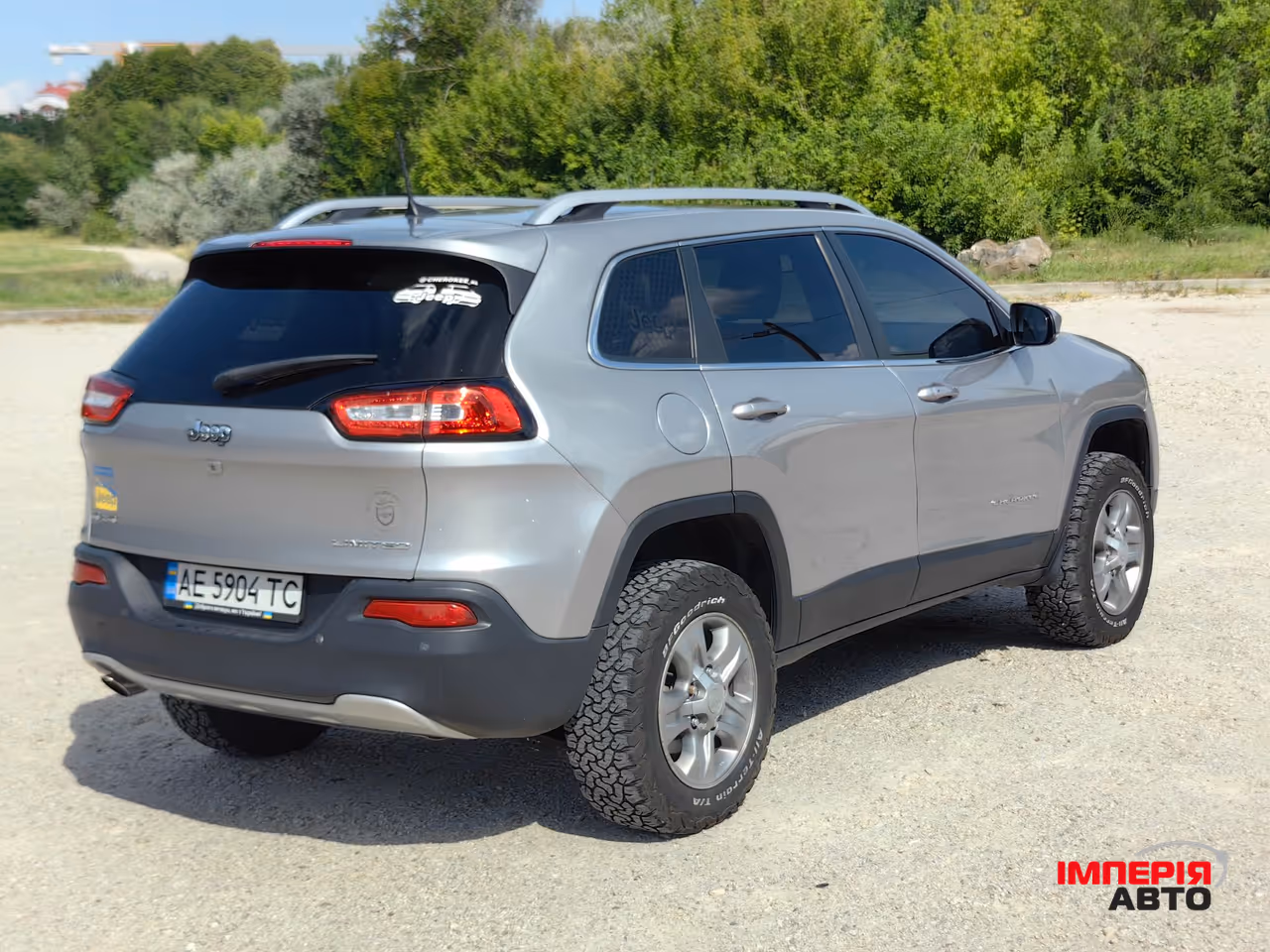 Jeep Cherokee - фото 4