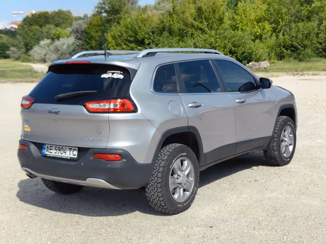 Jeep Cherokee - зображення 4