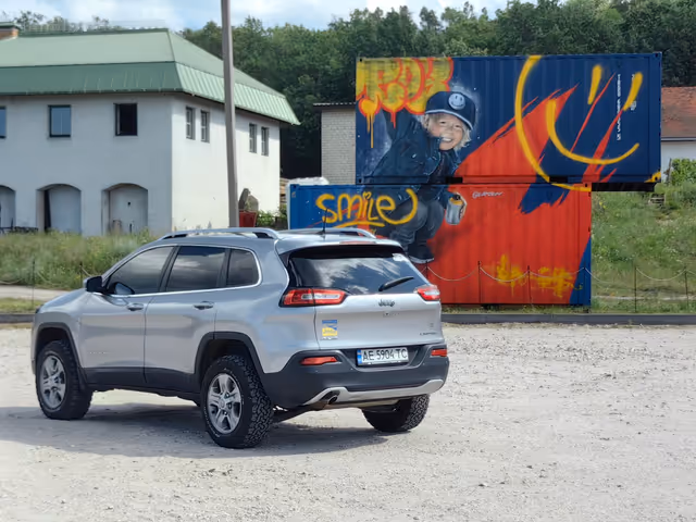 Jeep Cherokee - зображення 3