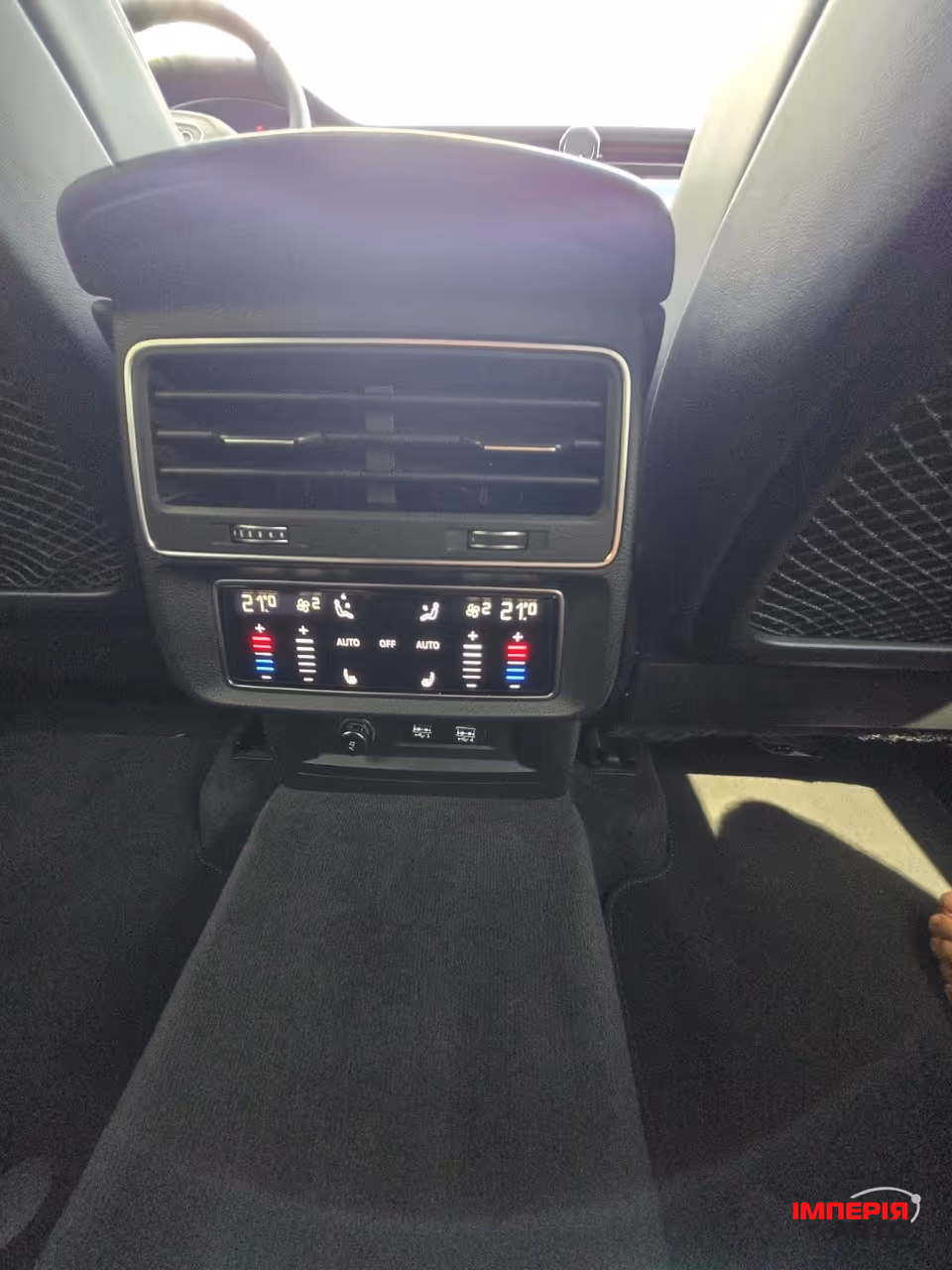 Audi Q8 - фото 16