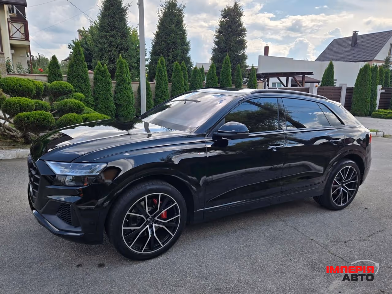 Audi Q8 - фото 5