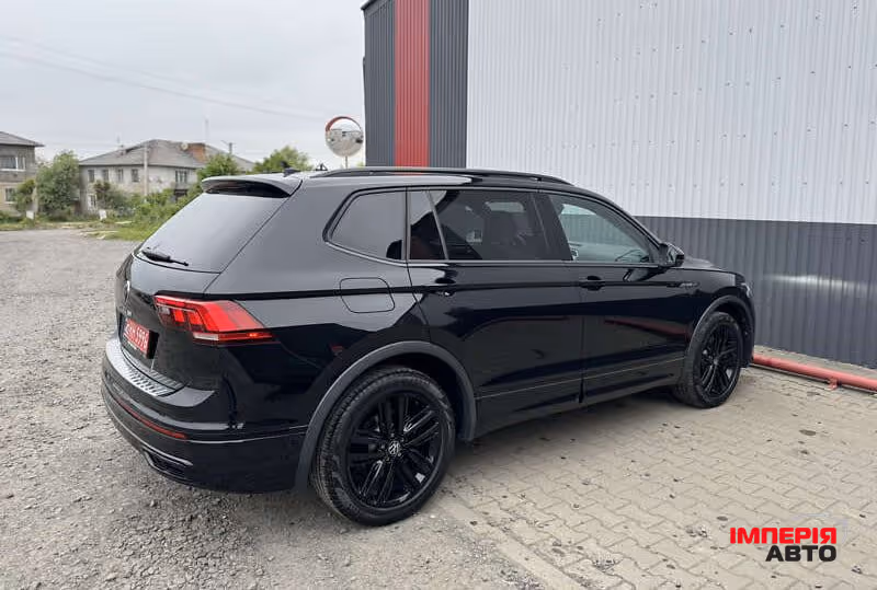 Volkswagen Tiguan - фото 8