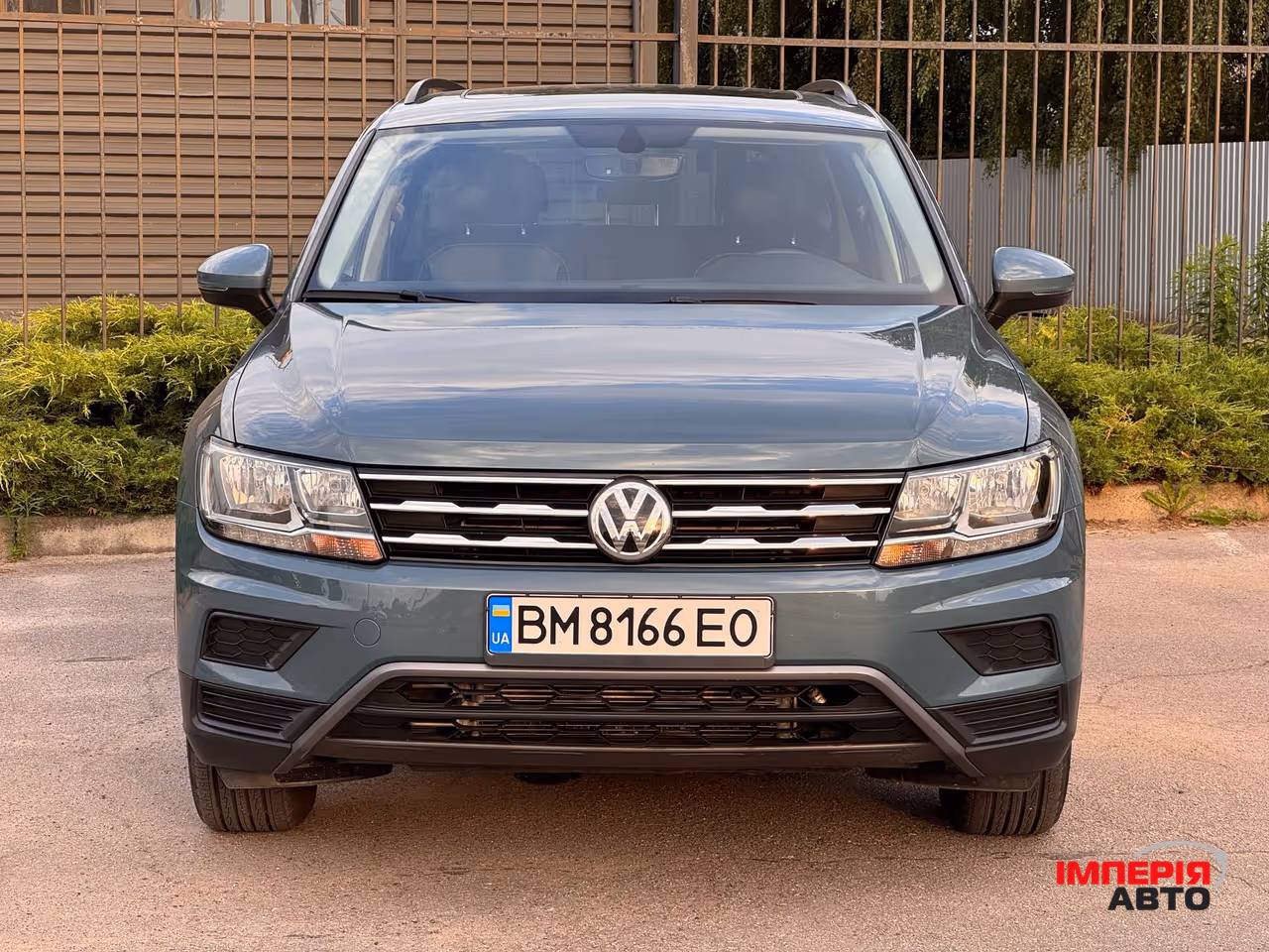 Volkswagen Tiguan - фото 2