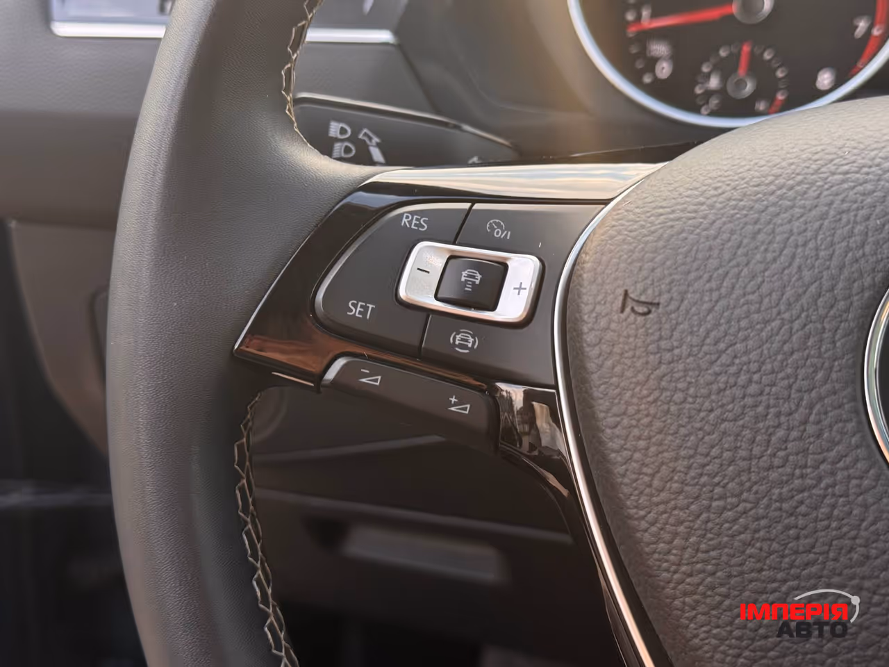 Volkswagen Tiguan - фото 13
