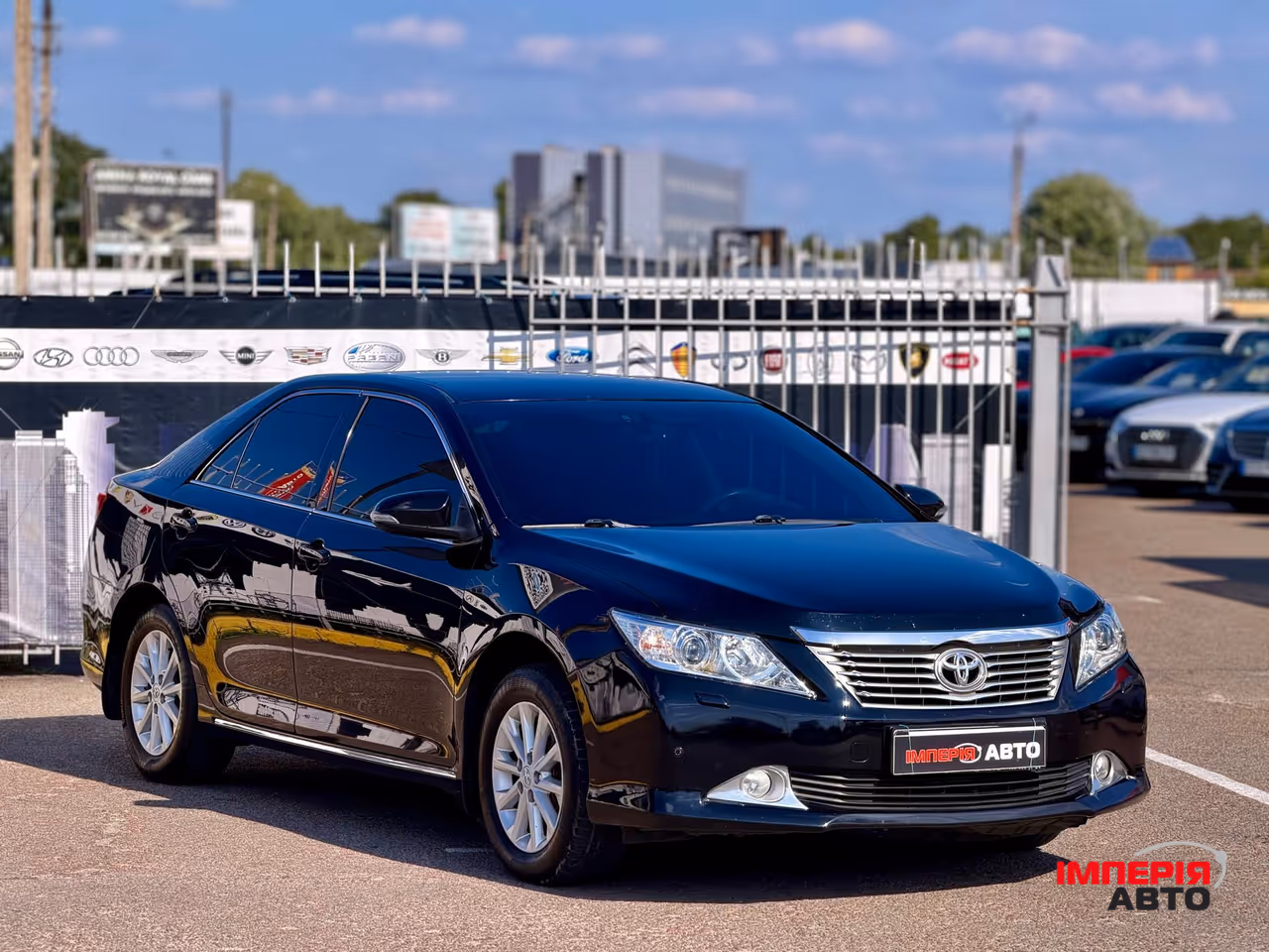 Toyota Camry - фото 4