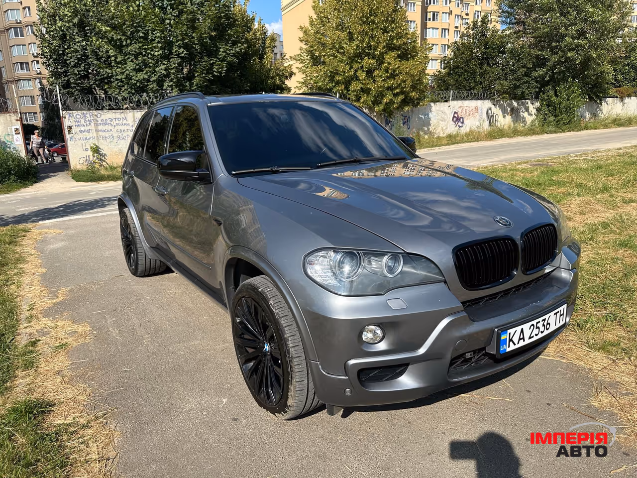 BMW X5 - фото 1