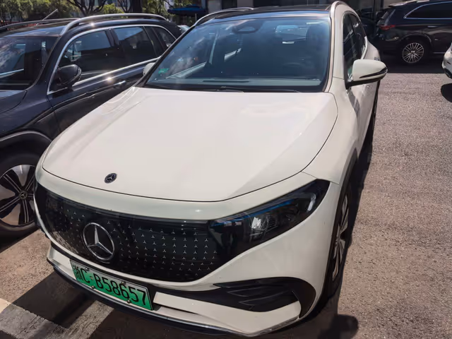 Mercedes-Benz EQA - зображення 1