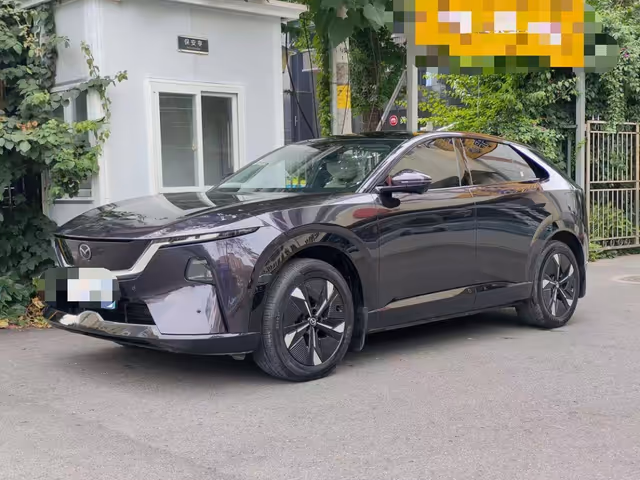 Mazda EZ-60 - зображення 1