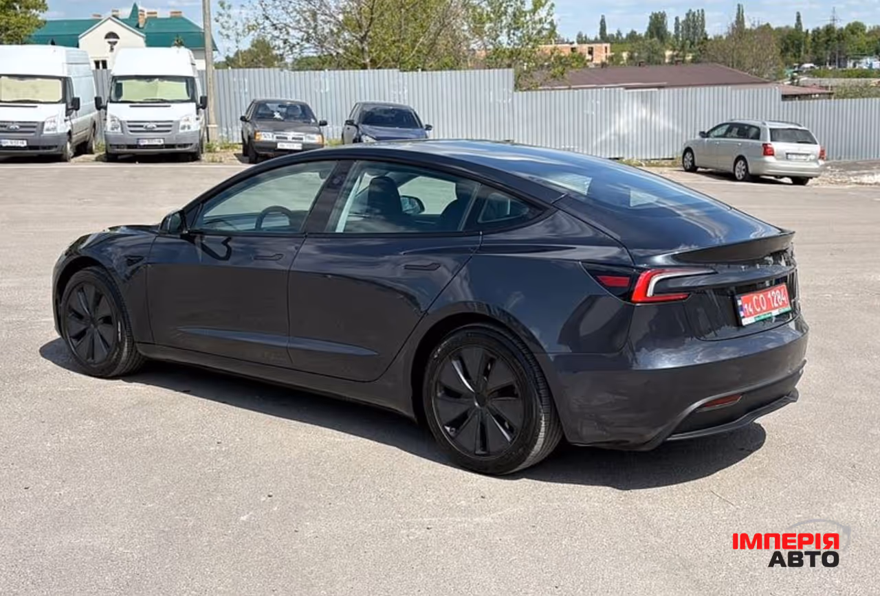 Tesla Model 3 - фото 8