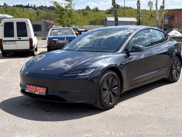 Tesla Model 3 - зображення 2