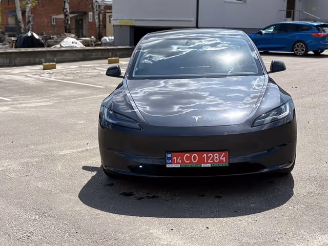 Tesla Model 3 - зображення 4