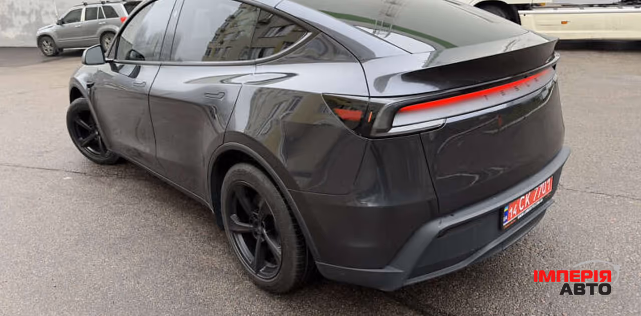Tesla Model Y - фото 13