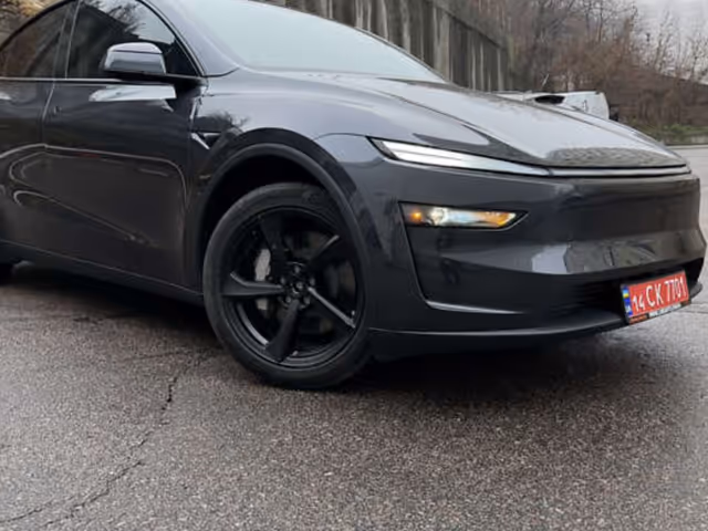 Tesla Model Y - зображення 4