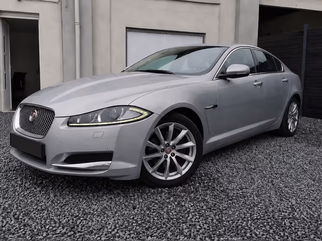 Jaguar XF - зображення 1