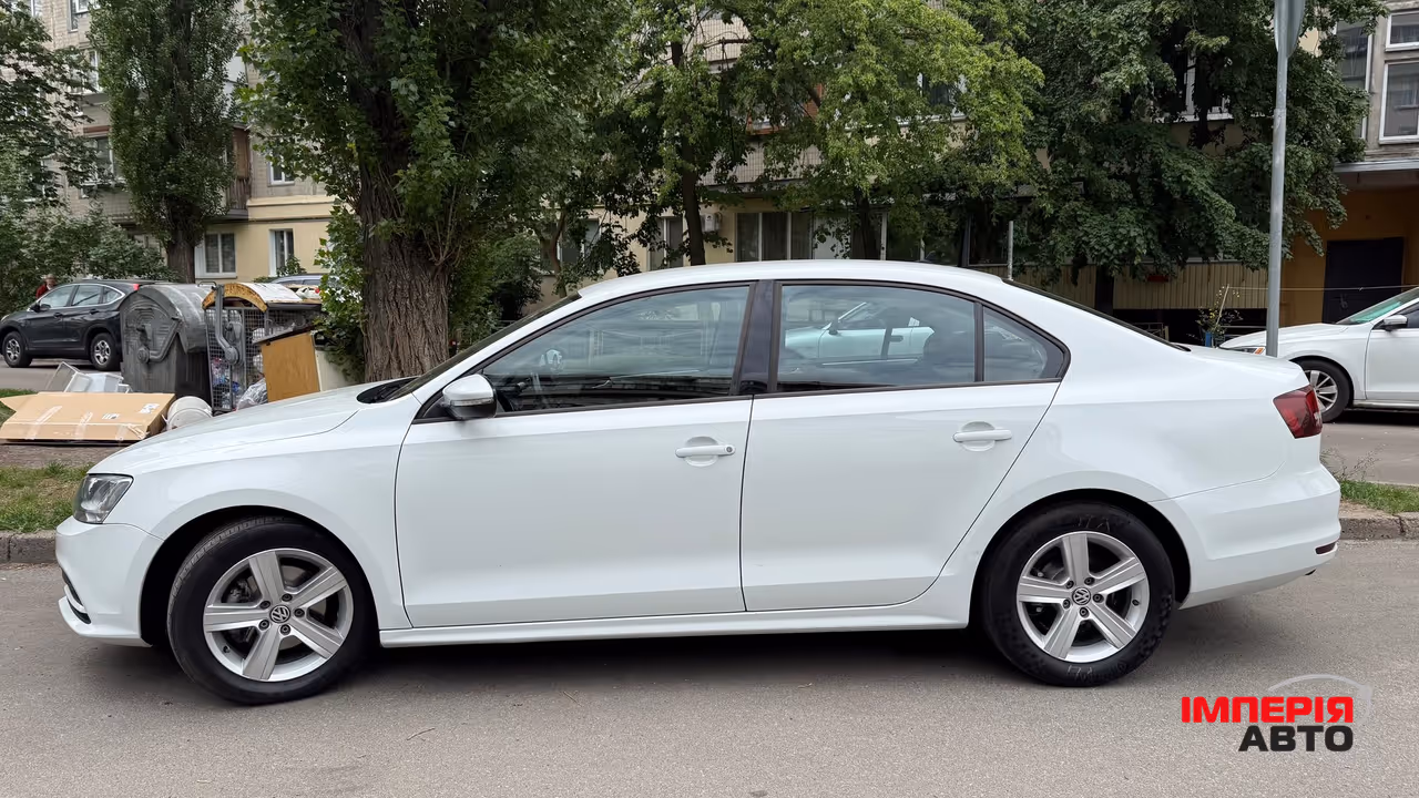 Volkswagen Jetta - фото 3