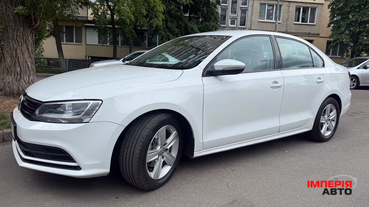 Volkswagen Jetta - фото 1