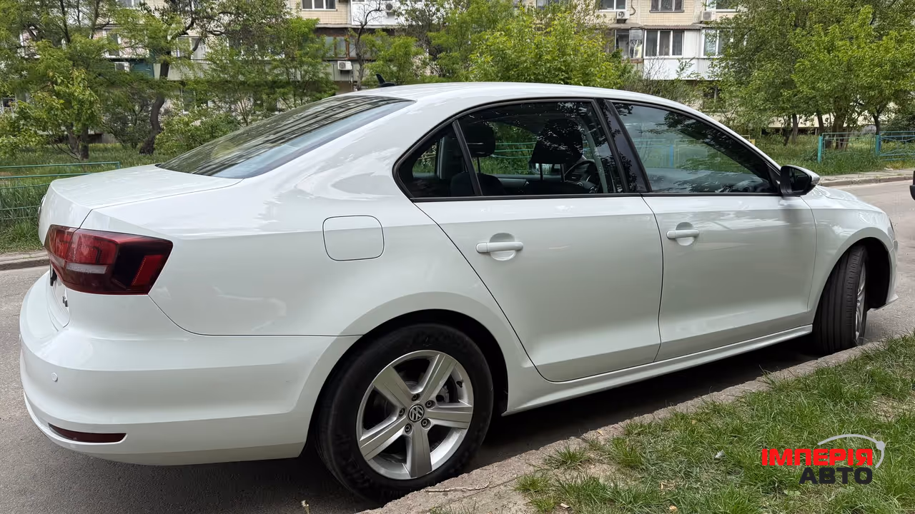 Volkswagen Jetta - фото 7