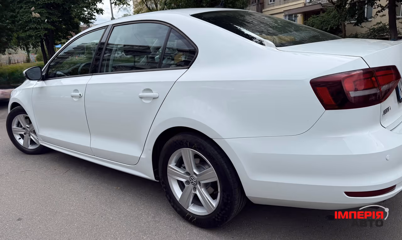 Volkswagen Jetta - фото 5