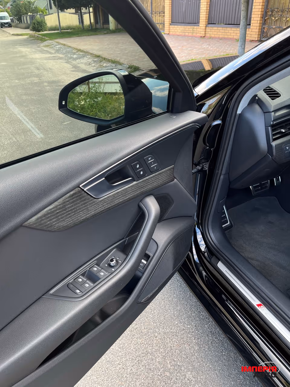 Audi A4 - фото 13
