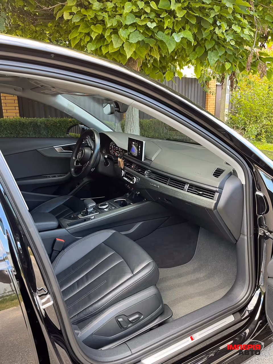 Audi A4 - фото 9