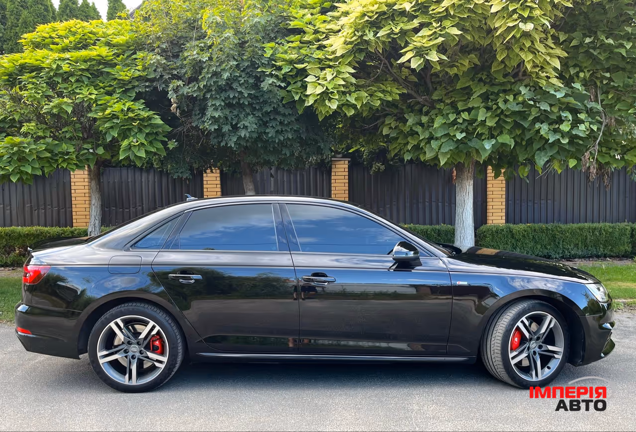 Audi A4 - фото 5