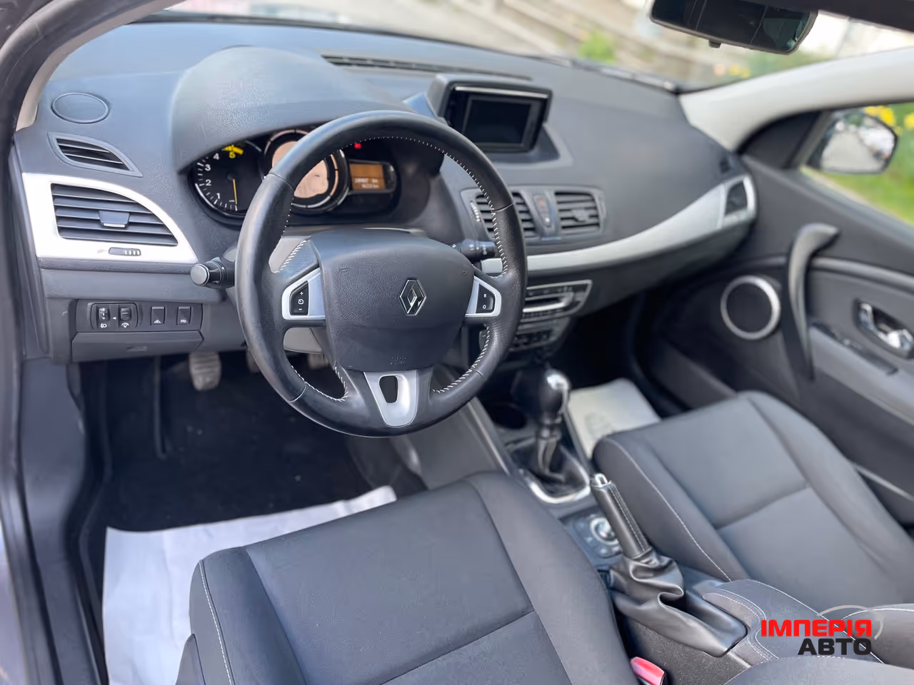 Renault Megane - фото 16