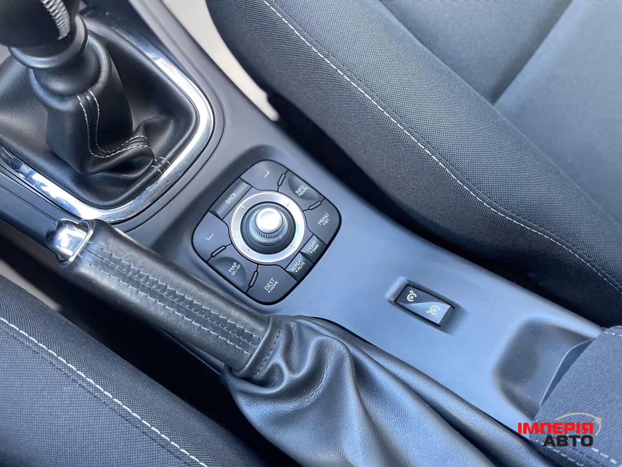 Renault Megane - фото 26