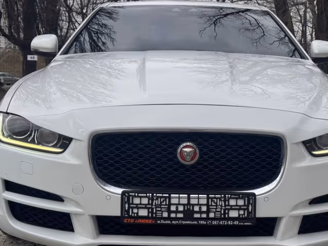 Jaguar XE - зображення 1