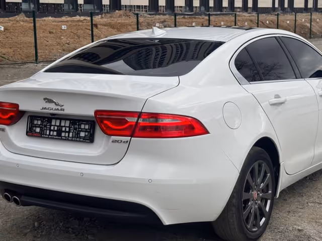 Jaguar XE - зображення 3