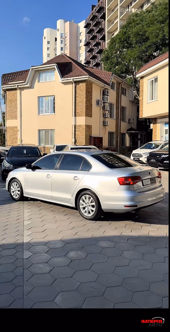 Volkswagen Jetta - фото 3