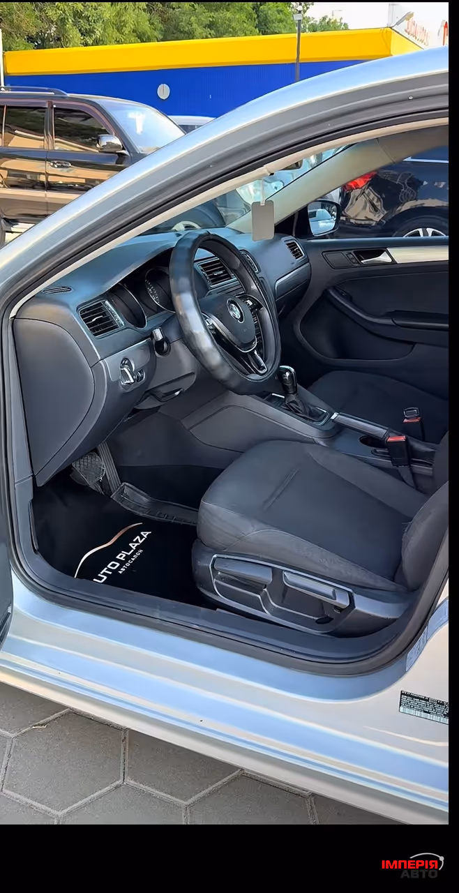 Volkswagen Jetta - фото 6