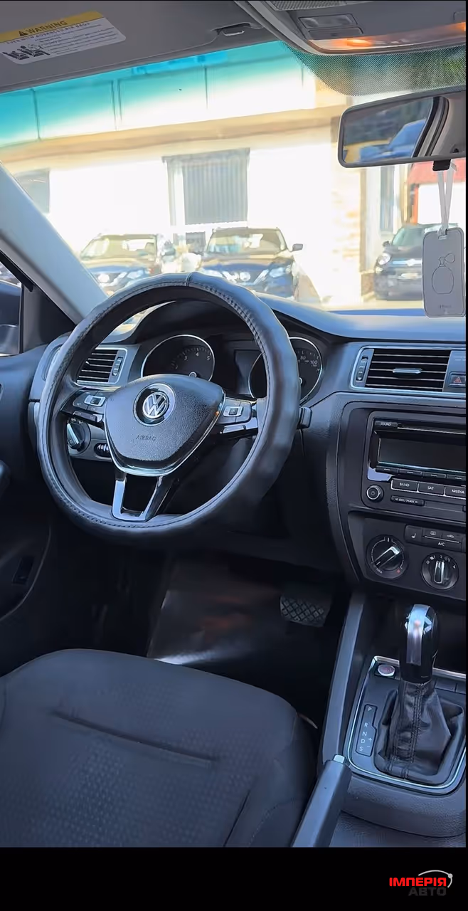 Volkswagen Jetta - фото 7
