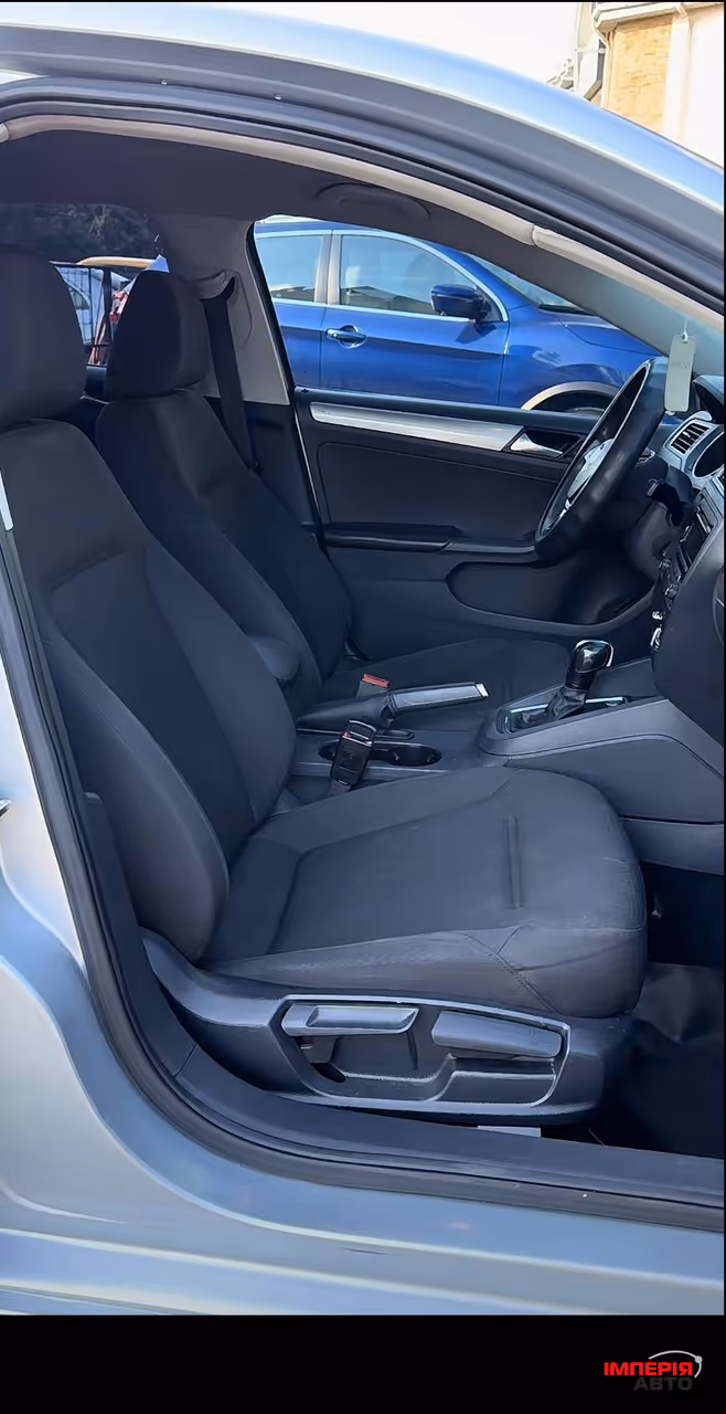 Volkswagen Jetta - фото 9