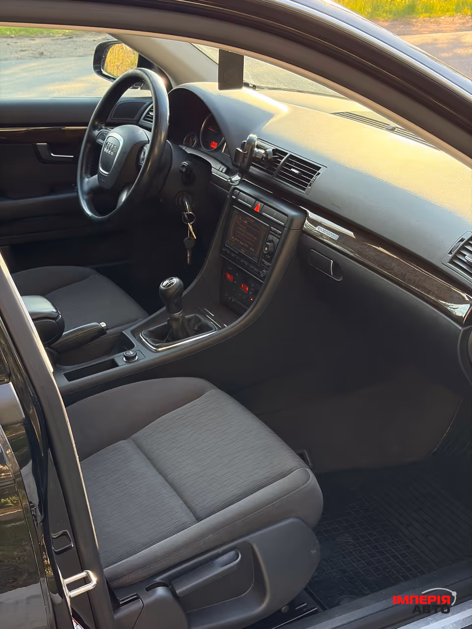 Audi A4 - фото 8