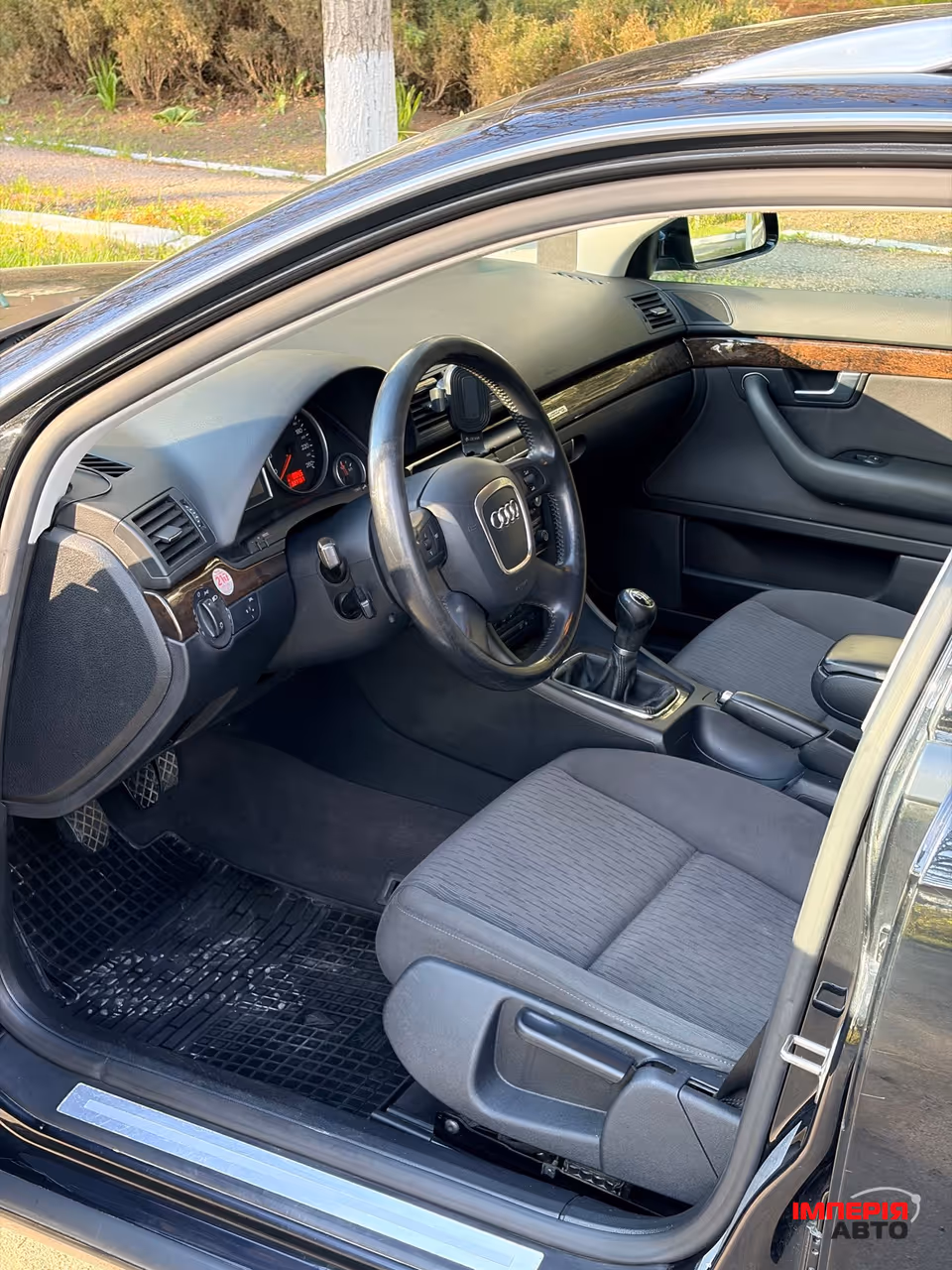 Audi A4 - фото 7