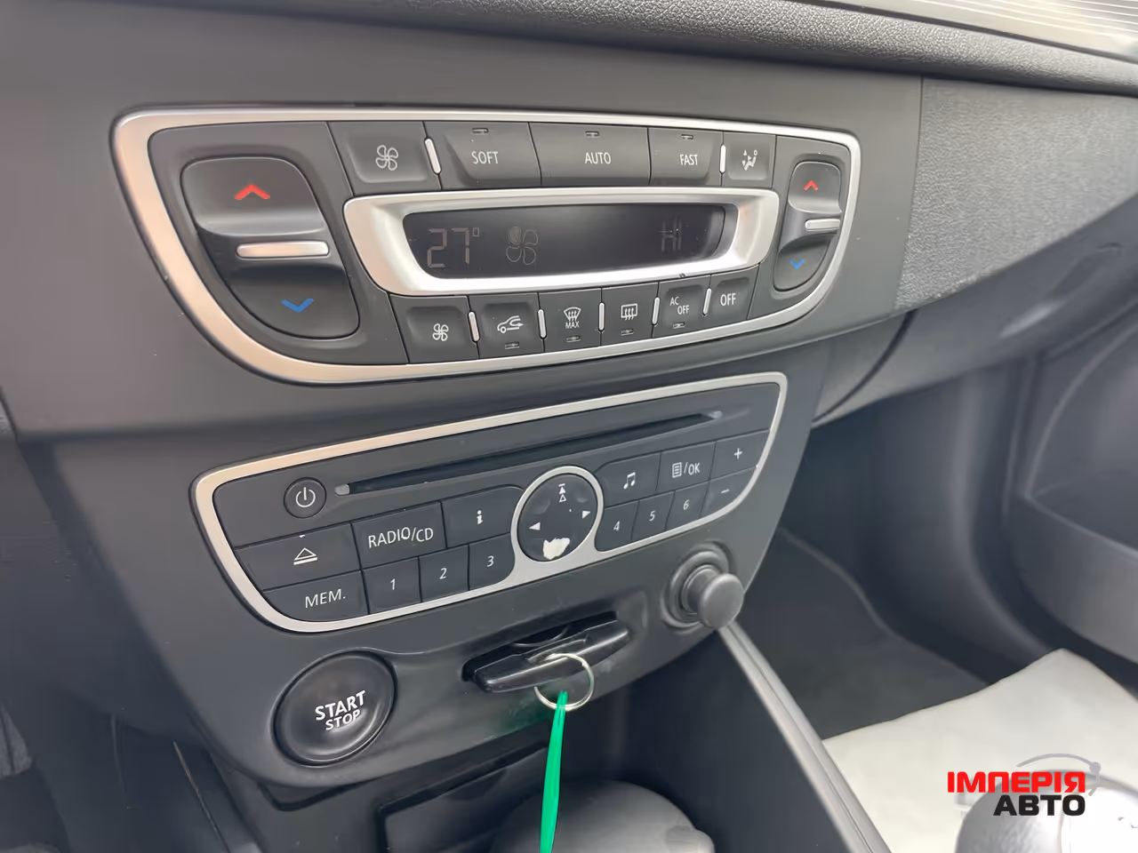 Renault Megane - фото 23