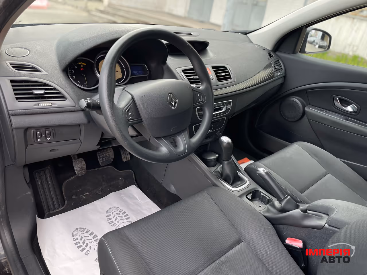 Renault Megane - фото 16