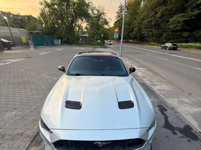 Ford Mustang - зображення 4
