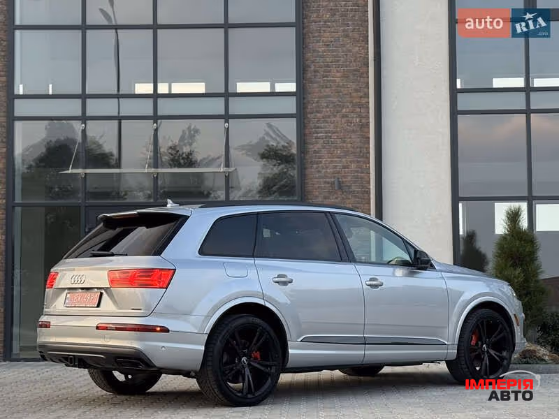 Audi Q7 - фото 26