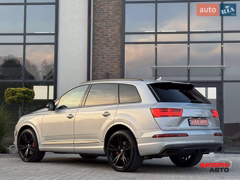 Audi Q7 - фото 34
